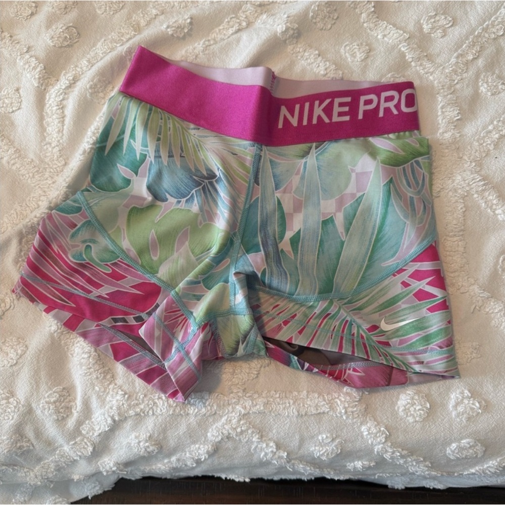 Nike Pro Women's Tropical Print Shorts - Pink and Green